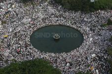 Buruh Demo di Bundaran...