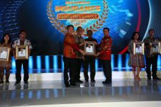 MNC Life Raih Top 5...
