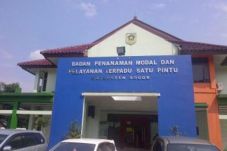 Pangkas Hambatan Perizinan,...