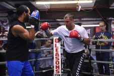 Kovalev Masih Enggan...