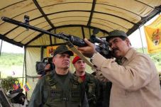 Maduro Perintahkan Militer...