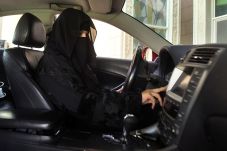 Saudi: Izinkan Wanita...