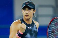 Caroline Garcia Lolos...