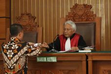 Kalah di Praperadilan,...