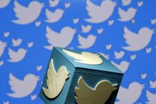 Twitter Blokir Ratusan...