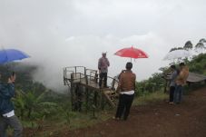 Puncak Eurad, Wisata...