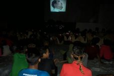 Warga Antusias Nobar...