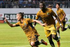 Persib Bandung Curi...