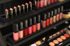 Make Over Hadirkan 21...