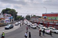 Dampak Demo Tolak Ojek...