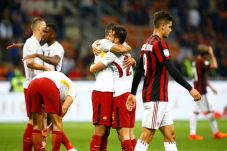Dua Gol AS Roma Bikin...