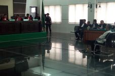 Buni Yani Dituntut Dua...