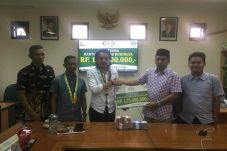 PB PMII Salurkan Bantuan...