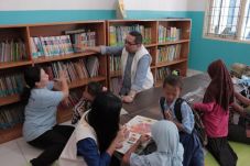 Tingkatkan Minat Baca,...