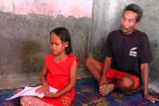 Kisah Sedih Rahmawati,...