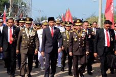 Jokowi Jalan Kaki, Panglima...