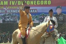 Adu Akting TNI, Polri,...