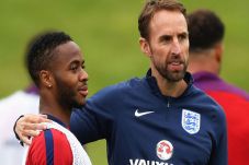 Southgate Beri Sinyal...