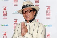 Jackie Chan Pensiun...