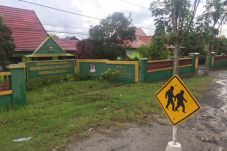Tampar 6 Pelajar, Guru...