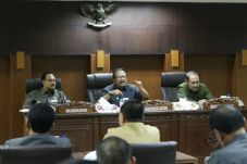 Gubernur Jatim Paparkan...
