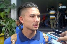 Kim Kurniawan : Lebih...
