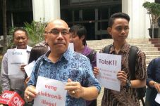 Dinilai Bertentangan,...