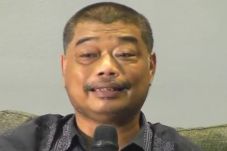 Menggugat Politik Gincu