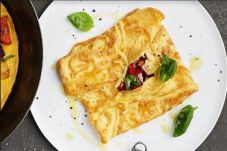 Cheesy Omelette untuk...