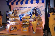 Wow, Cokelat Isian Krispi...