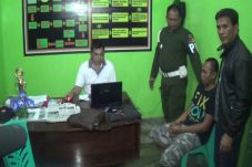 Ngaku Tentara, Pria...