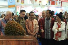 Asian Agri Boyong Bibit...