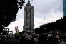 Menara Saidah, Gedung...