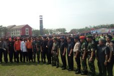 Polda Jabar Gelar Apel...