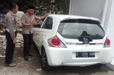 Tabrak Lima Motor, Pengendara...