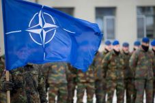 NATO Bersiap Respon...