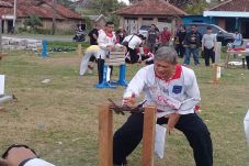 1.025 Pesilat dan Perwakilan...