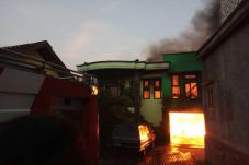 Lamongan Membara, Ibu...