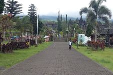 Masuk Zona Bahaya Gunung...