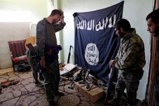 Kabur dari Raqqa, ISIS...