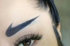 Alis Bentuk Logo Nike...