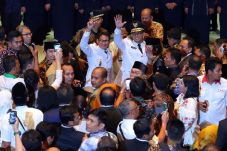 Anies-Sandi Dilantik,...