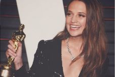 Alicia Vikander Lepas...