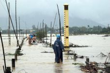 Setelah Dilanda Banjir,...