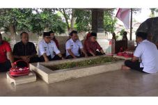 Kunjungi Blitar, Azwar...