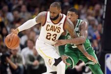 Cedera Tak Halangi Lebron...