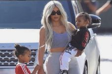 Kim Kardashian Atasi...