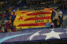 Barcelona Lempar Balik...