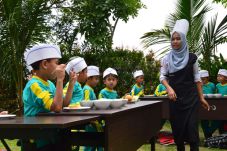 Syariah Hotel Solo Buka...