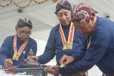 Tombak Pusaka Kiai Turunsih...